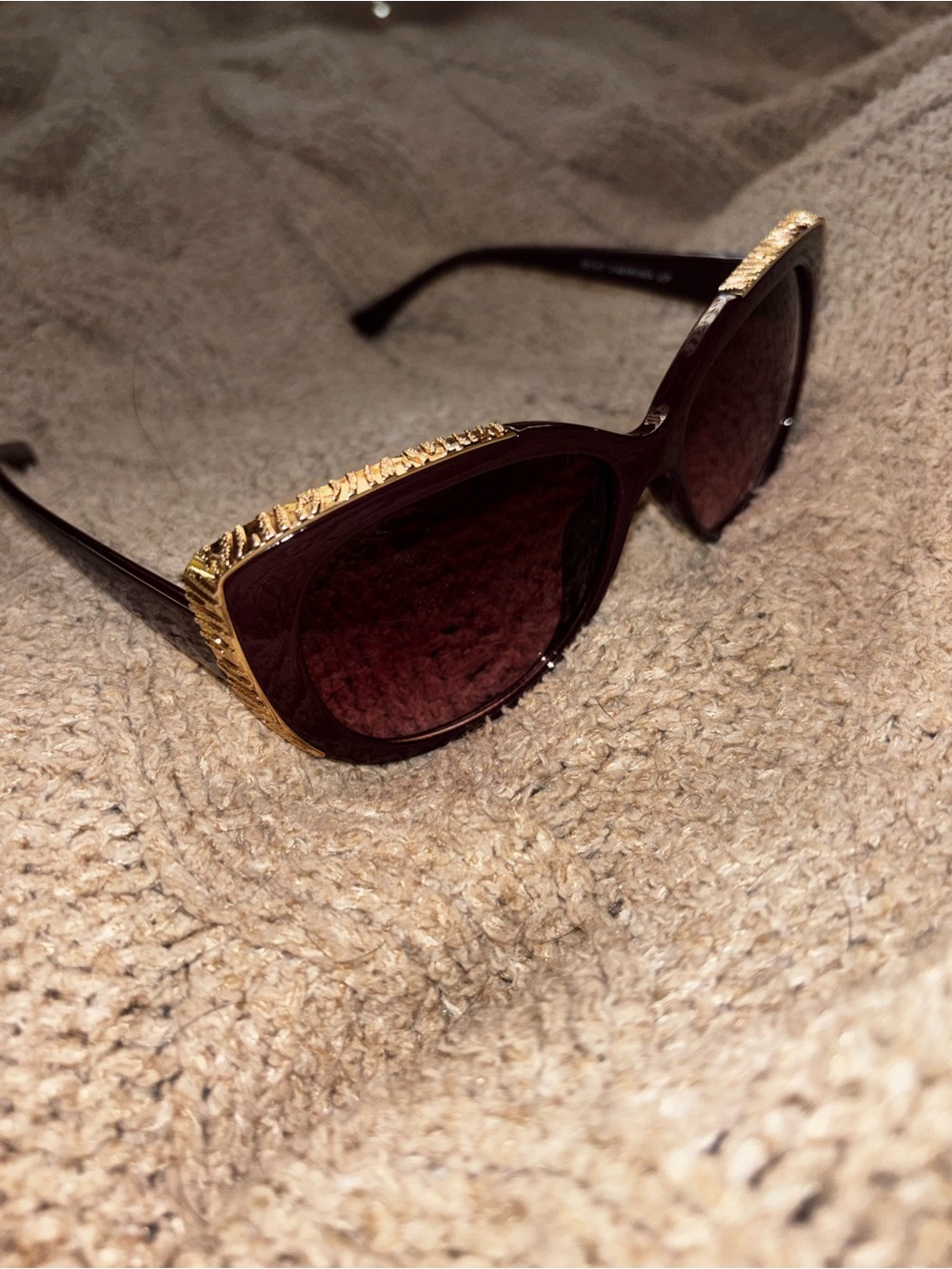JCPenney Cat Eye Sunglasses Burgundy Gold Trim SR1217 Retro Glam